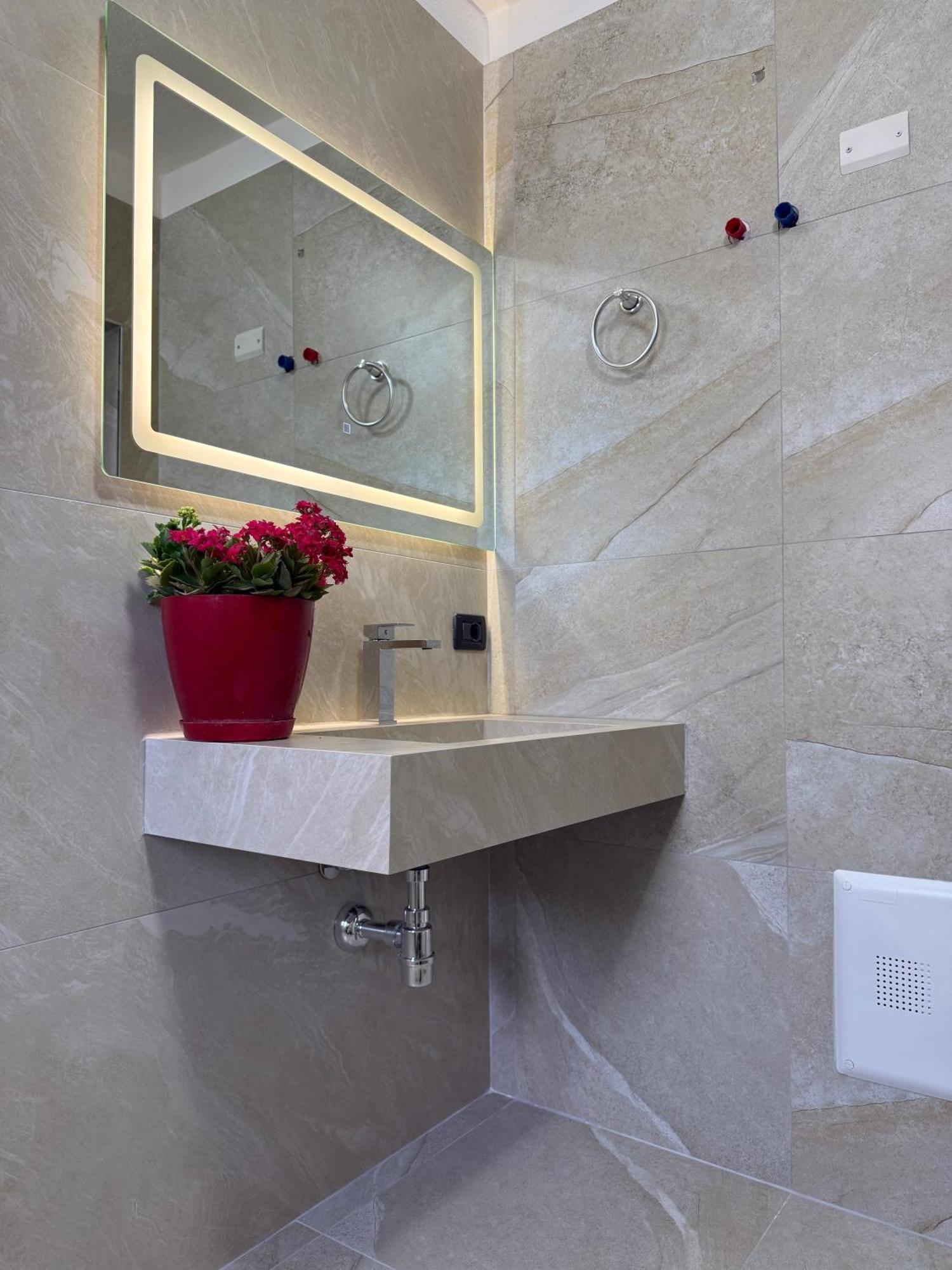 Jazoj Family Hotel Orikum Dış mekan fotoğraf